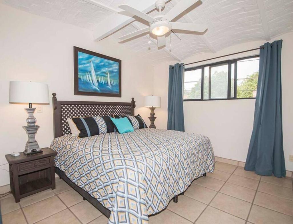 Enjoy Ac In Our Guest Room At Inn Ajijic Exteriér fotografie
